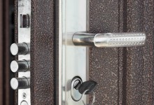 brighton-locksmith-chrome-deadlock locksmith lock replacement in brighton