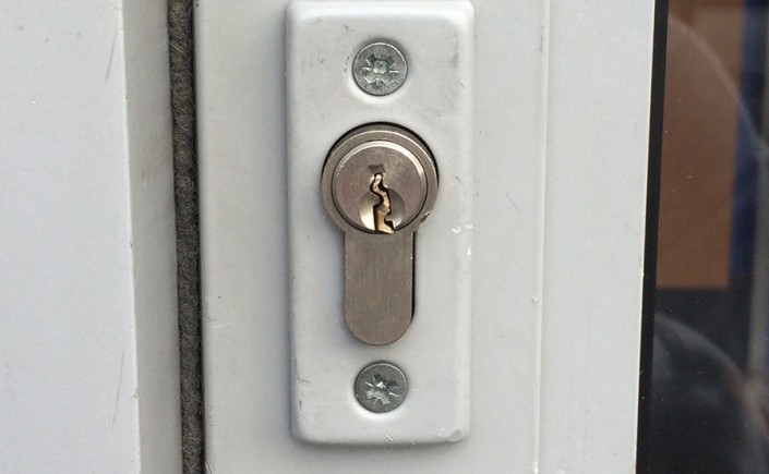 dominos pizza emergency locksmith