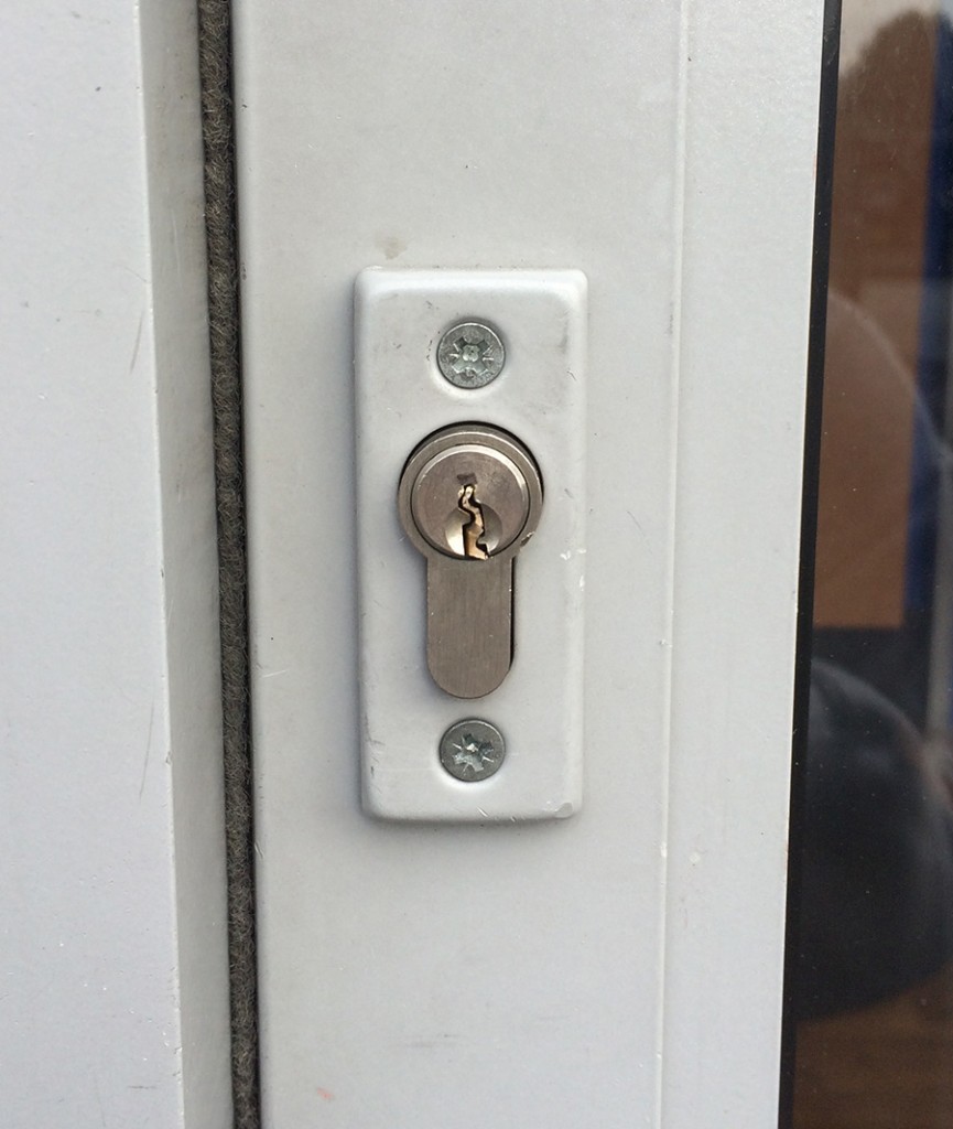 dominos pizza emergency locksmith