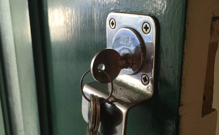 key snapped locksmith hove