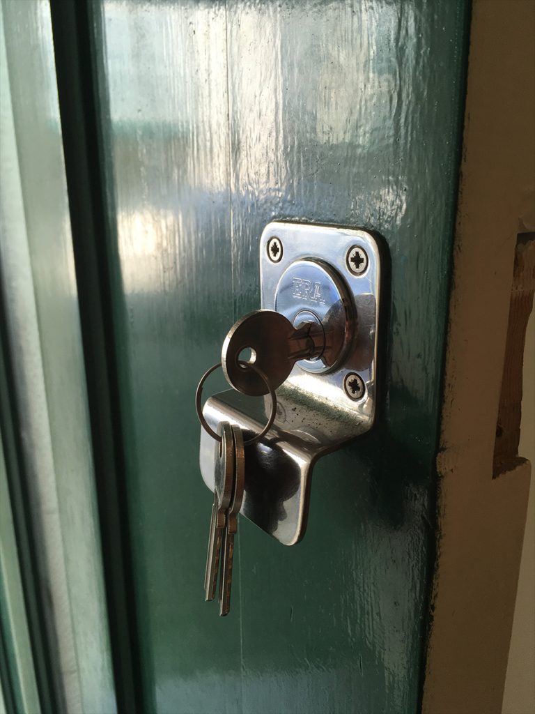 key snapped locksmith hove